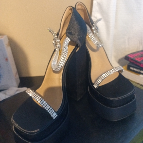 Ego Peggy shoes brand new in box - Picture 4 of 4